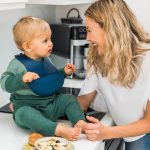 BabyOno Silikonski podbradak 6 m+, tamno plava - Slika 2