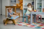 TEGA BABY SET DJEČJEG NAMJEŠTAJA ( STOL I 2 STOLICE ) TEGGI MULTIFUN - GREY/PINK - Slika 2