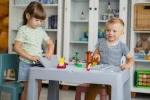 TEGA BABY SET DJEČJEG NAMJEŠTAJA ( STOL I 2 STOLICE ) TEGGI MULTIFUN - GREY/PINK