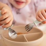 BabyOno Set žlica i vilica od čelika i slikona s graničnikom 12m+, zelena - Slika 2