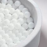 PLUSH NEST Loptice za bazen promjera 6 cm – 200 kom – bijele - Slika 2