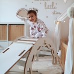 PLUSH NEST Ljuljačka 4-u-1; ljuljačka + zid za penjanje/tobogan + jastuk (rozi) - Slika 9