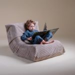 PLUSH NEST Ergonomska dječja ležaljka MOONI, svijetlo roza, vrhunski kord - Slika 2