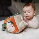 BabyOno Senzorna kocka kravica Bingo - Slika 8