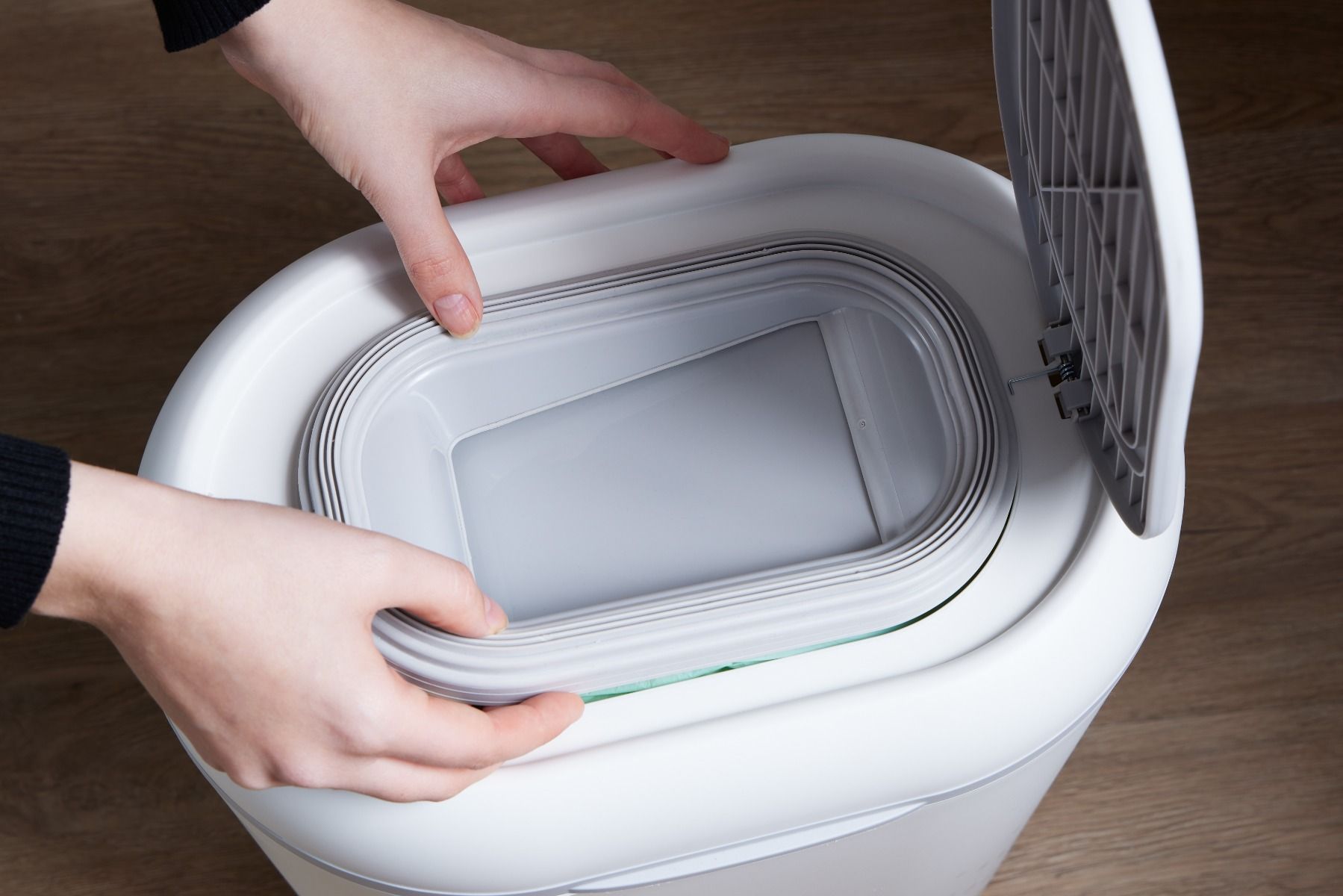 Shnuggle Eco-Touch Spremnik za odlaganje pelena - White/Grey - Slika 13