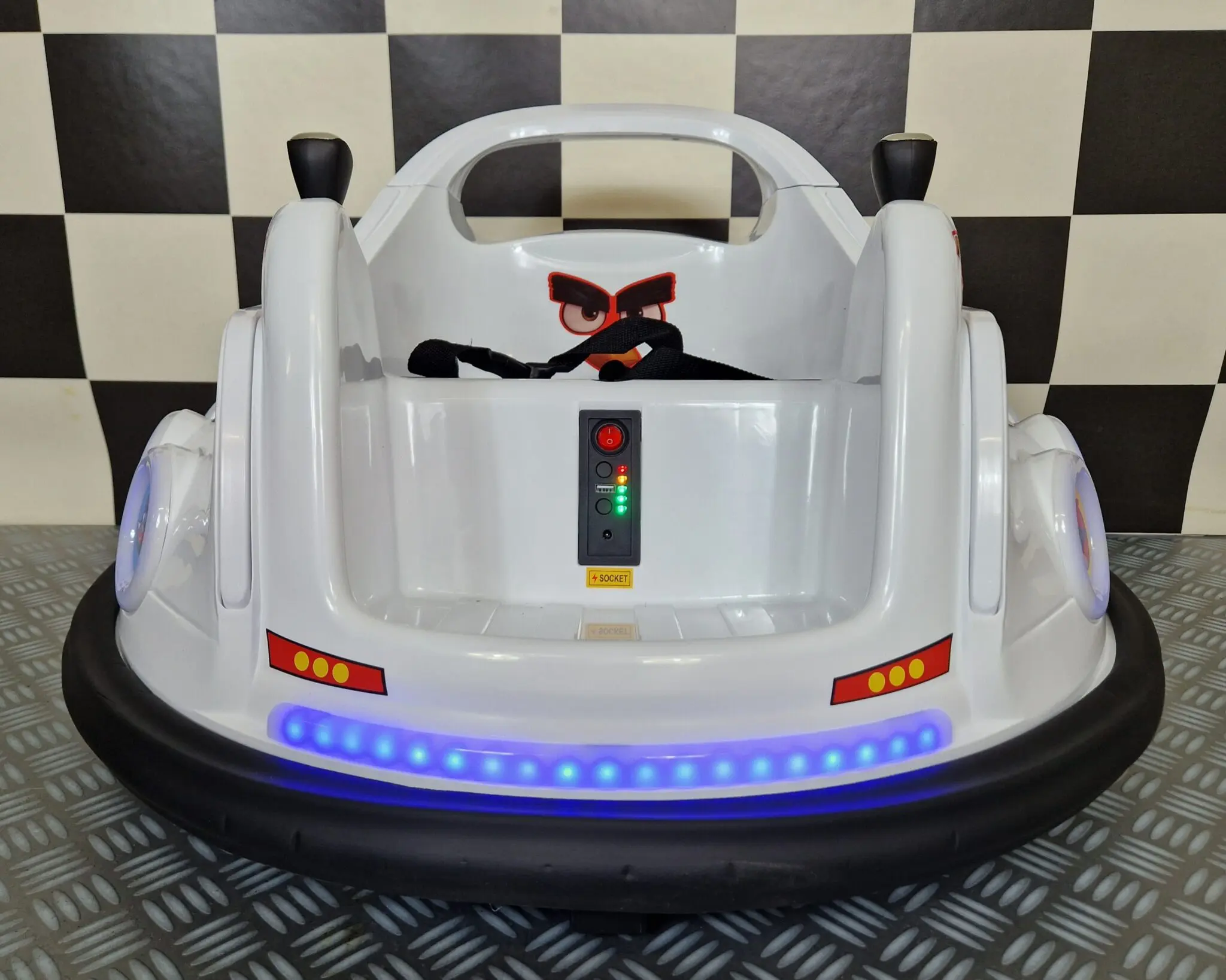 Bumper-Car-Angry-birds-wit.jpg Auto na akumulator Angry Birds 6 volti bijeli - Slika 1